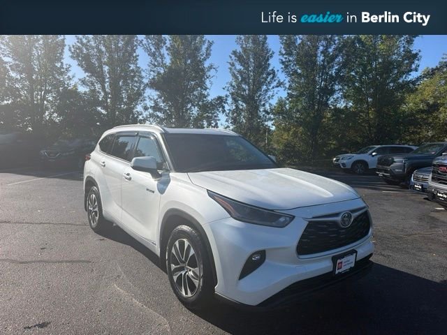 Certified Used 2021 Blizzard Pearl Toyota XLE image 1