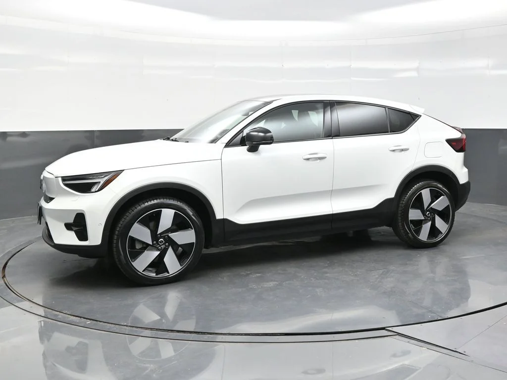 Certified Used 2023 Crystal White Volvo Plus image 3
