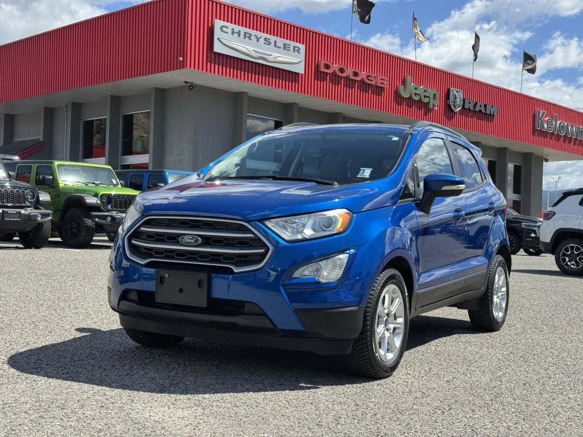 Used 2018 Blue Ford SE image 1