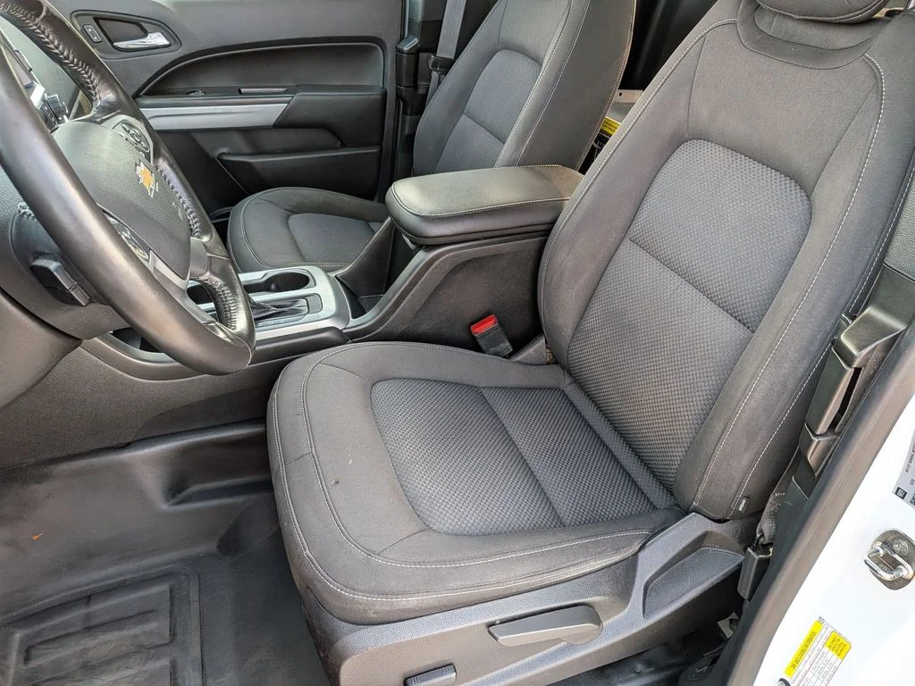 Used 2022 White Chevrolet LT image 11