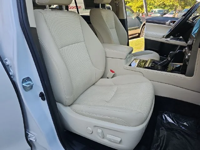 Used 2021 White Lexus 460 image 10