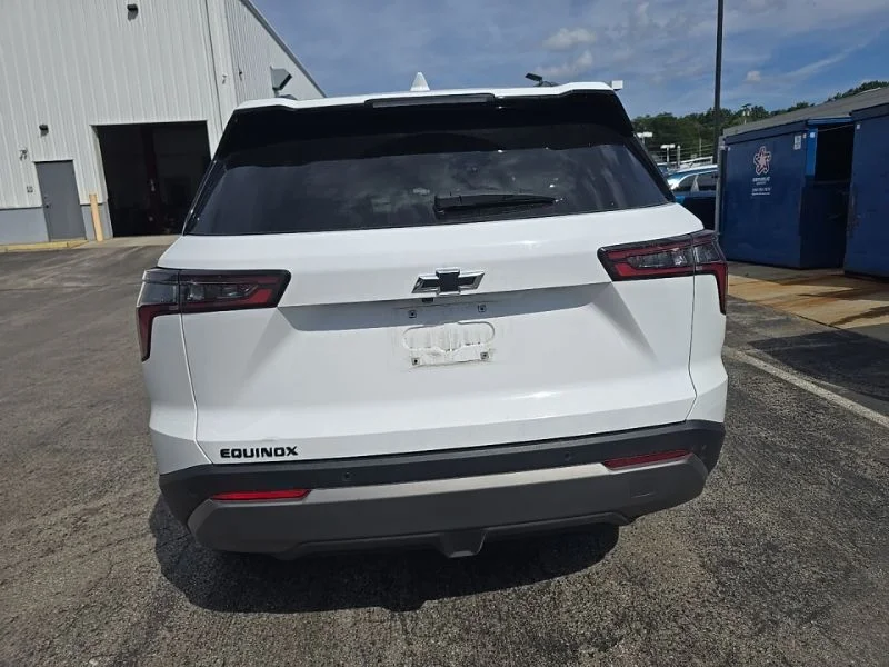 Used 2025 White Chevrolet LT image 6