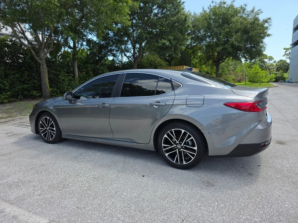 Certified Used 2025  Toyota XLE image 9