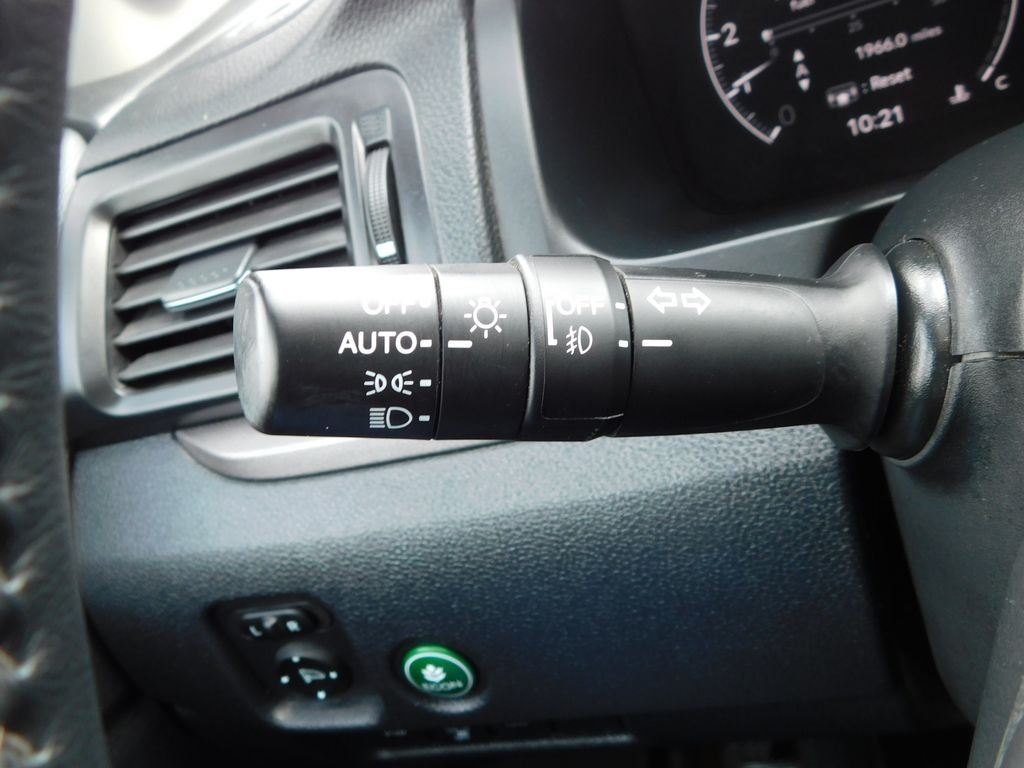 Used 2025 White Honda RTL image 34