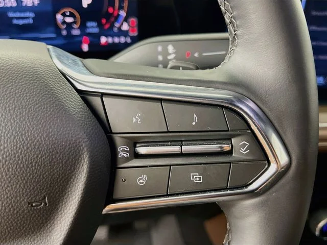 Used 2025 Beige Chevrolet High Country image 37