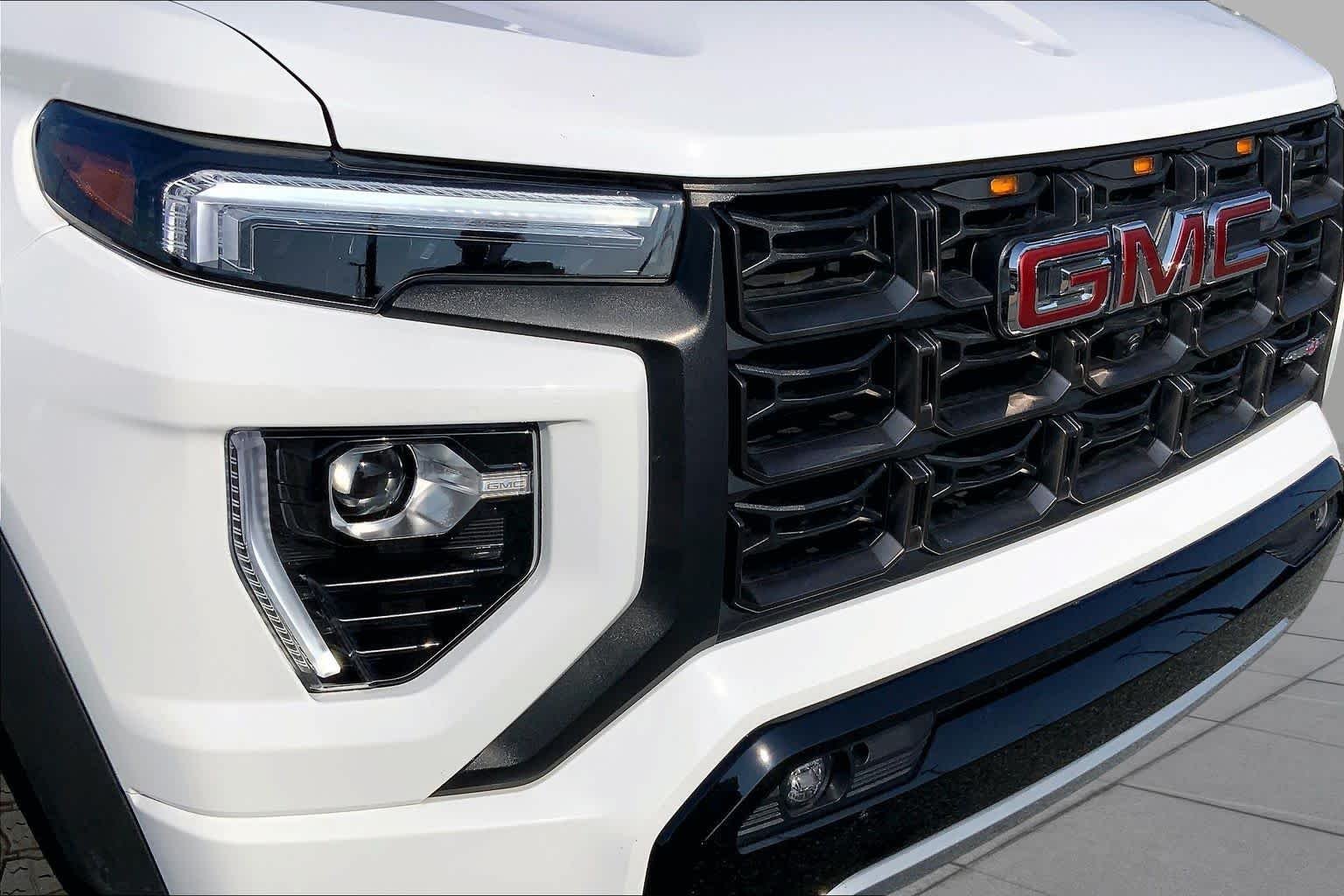 Used 2024 Summit White GMC 4WD AT4X image 29