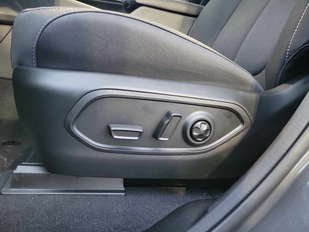 New 2026 Baltic Gray Metallic Clear-Coat Exterior Paint Jeep Laredo X image 22