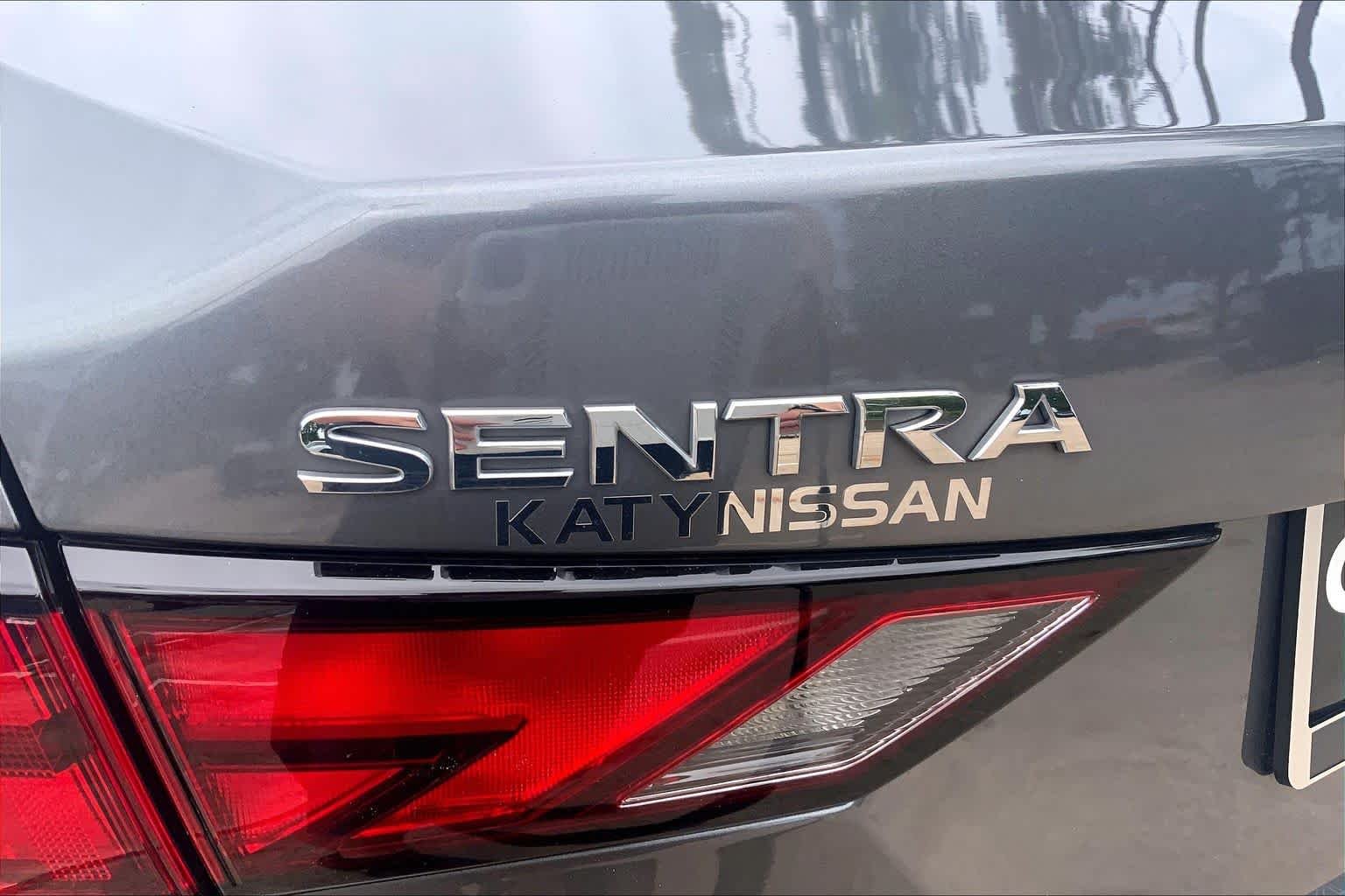 Used 2022 Gun Metallic Nissan SV image 30