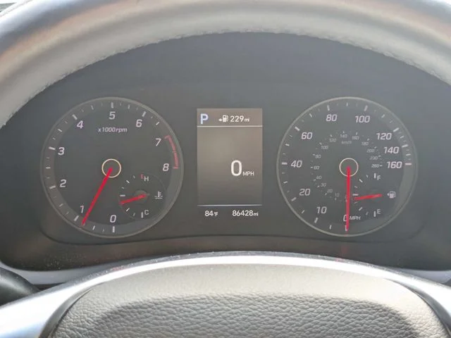Used 2019 Silver Hyundai Sport image 30