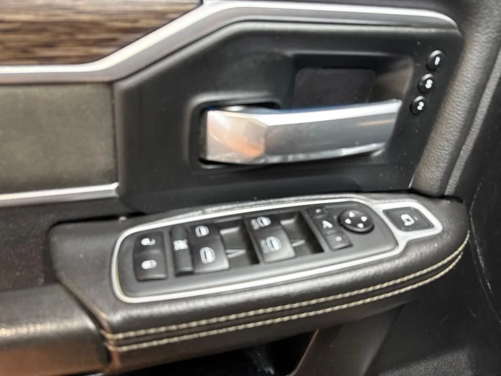Used 2020 Diamond Black Crystal Pearlcoat Ram Laramie image 21