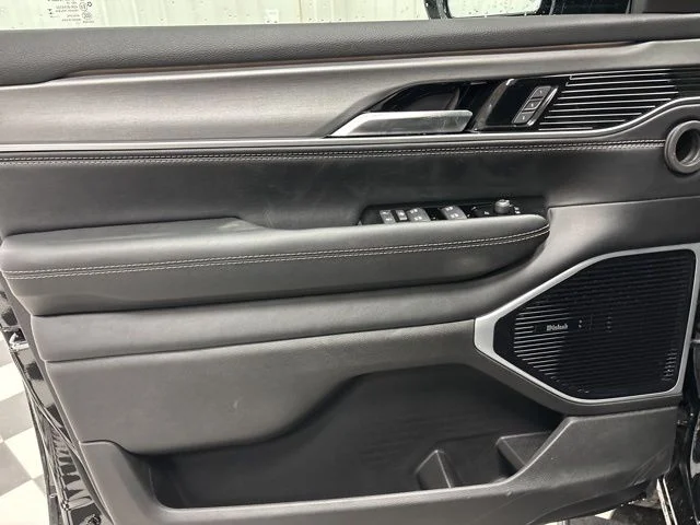 New 2026 High Gloss Black Exterior Paint Jeep Limited Altitude image 10