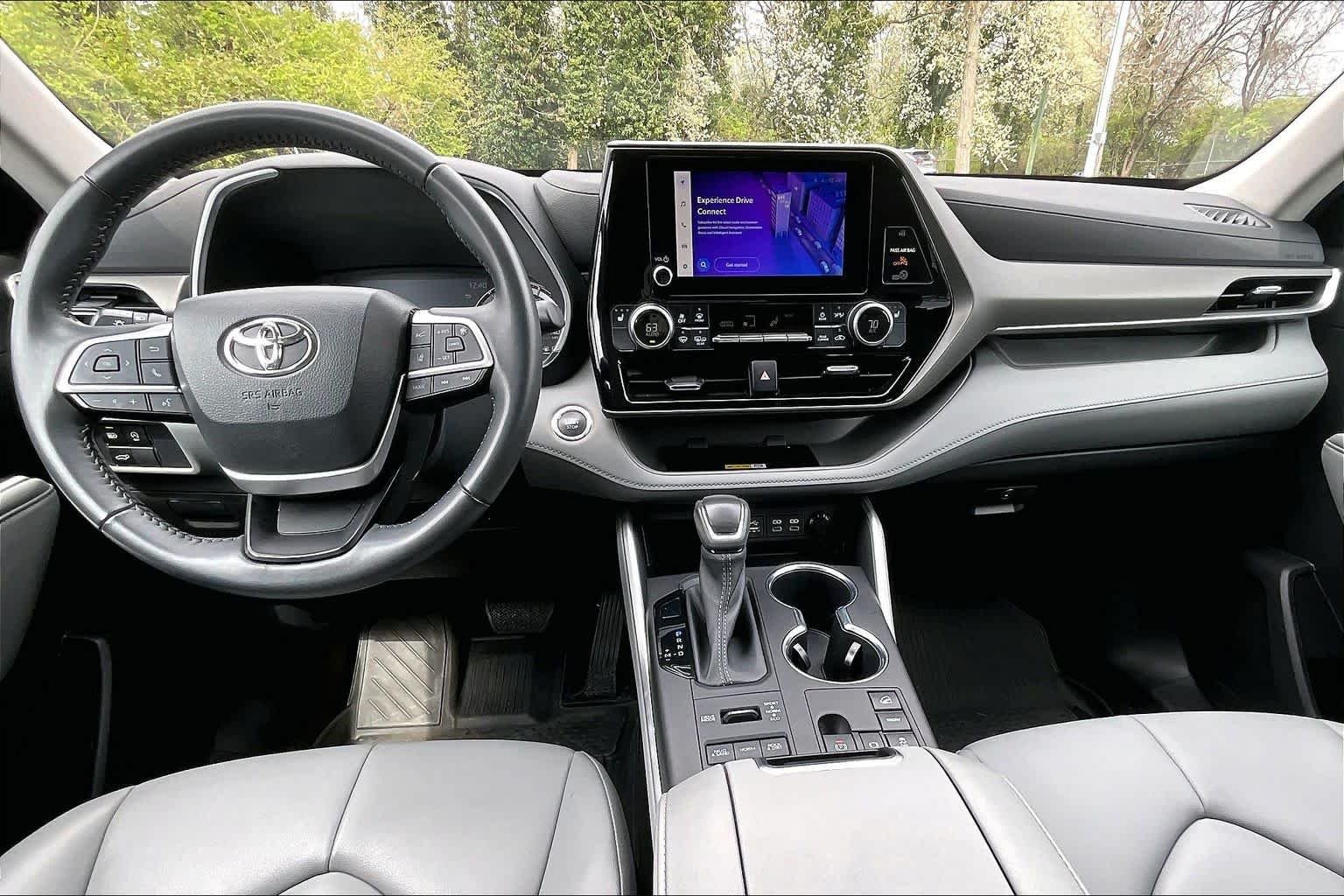 2023 Toyota Highlander XLE - Photo 16