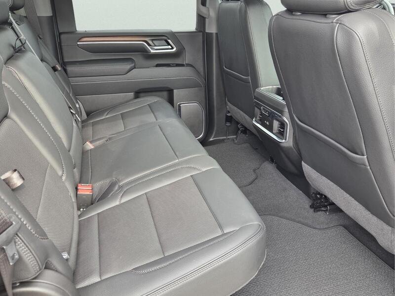 Used 2025 Sterling Metallic GMC 4WD CREW CAB 159" DENALI image 18