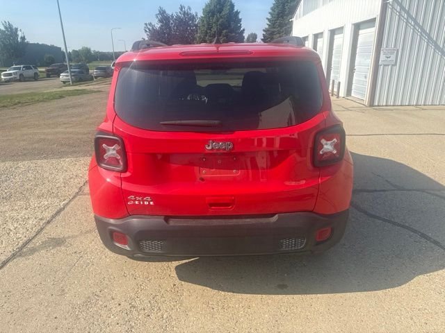 Used 2023 Red Jeep Latitude image 18