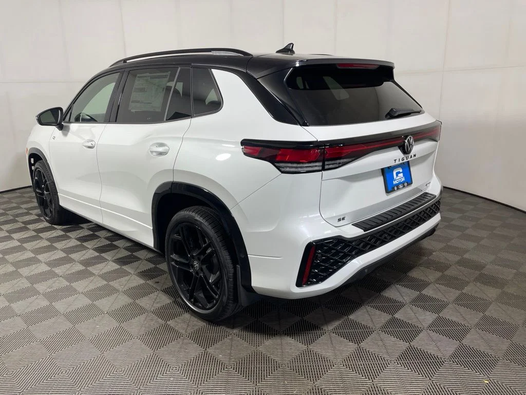 New 2026 White/off-white Volkswagen 2.0T SE R-Line Black image 3