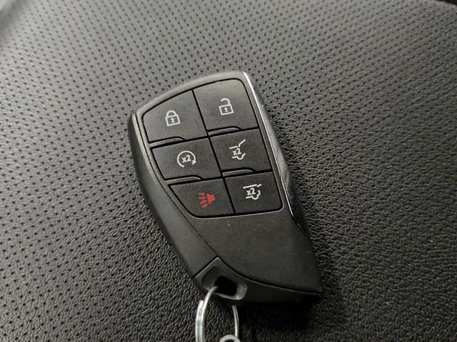Used 2025 Black Chevrolet Premier image 27