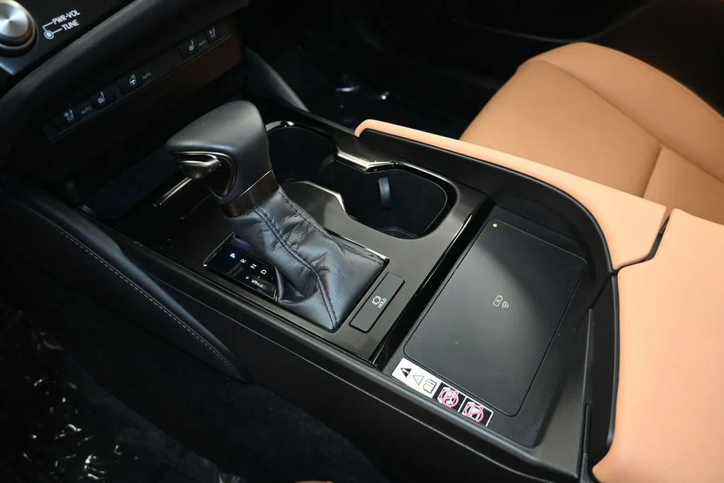 Used 2023  Lexus 350 image 24