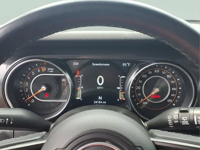 Used 2022  Jeep Unlimited Sport Altitude image 13