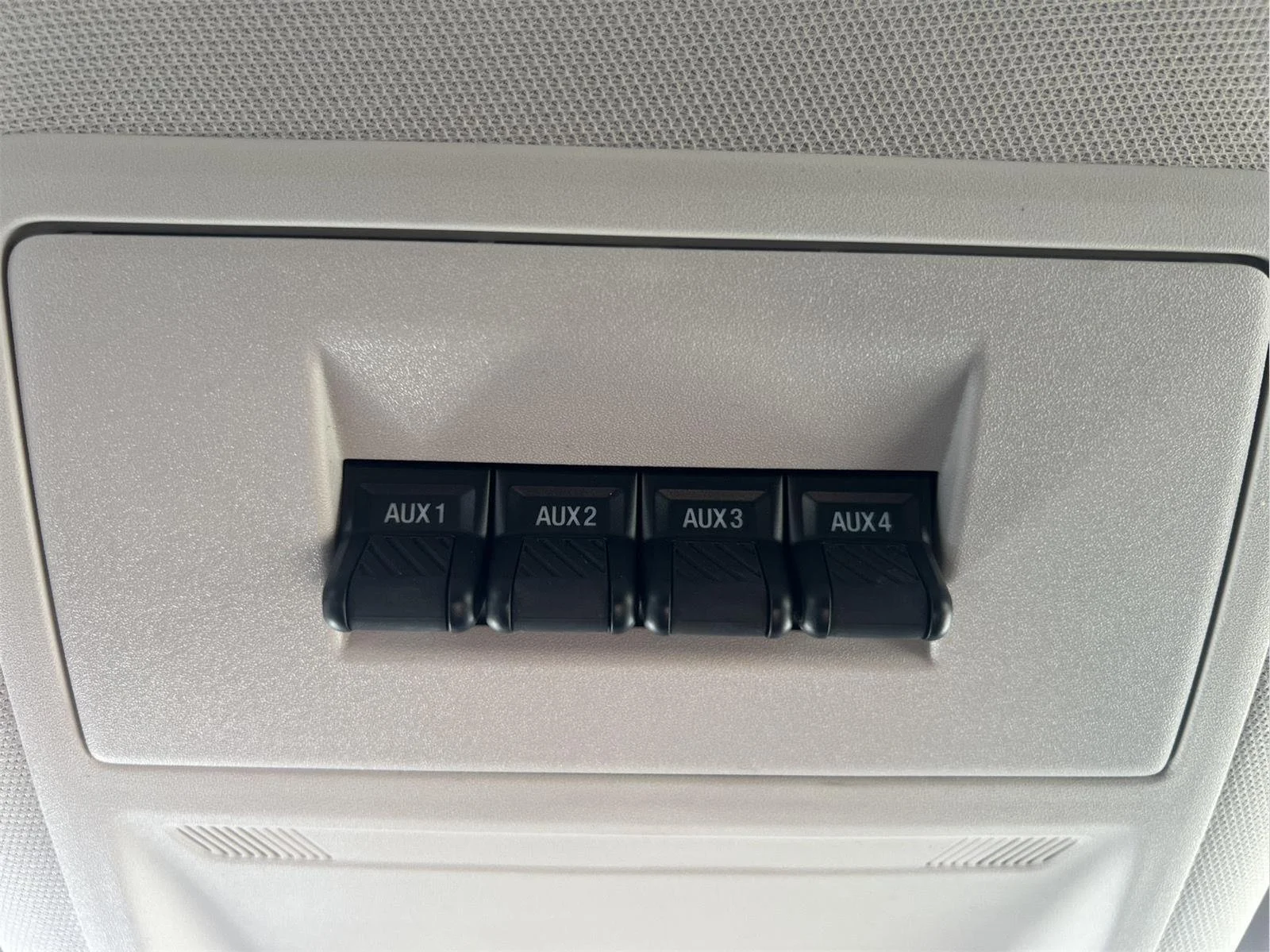 Used 2025 CARBONIZED GRAY METALLIC Ford Outer Banks image 26