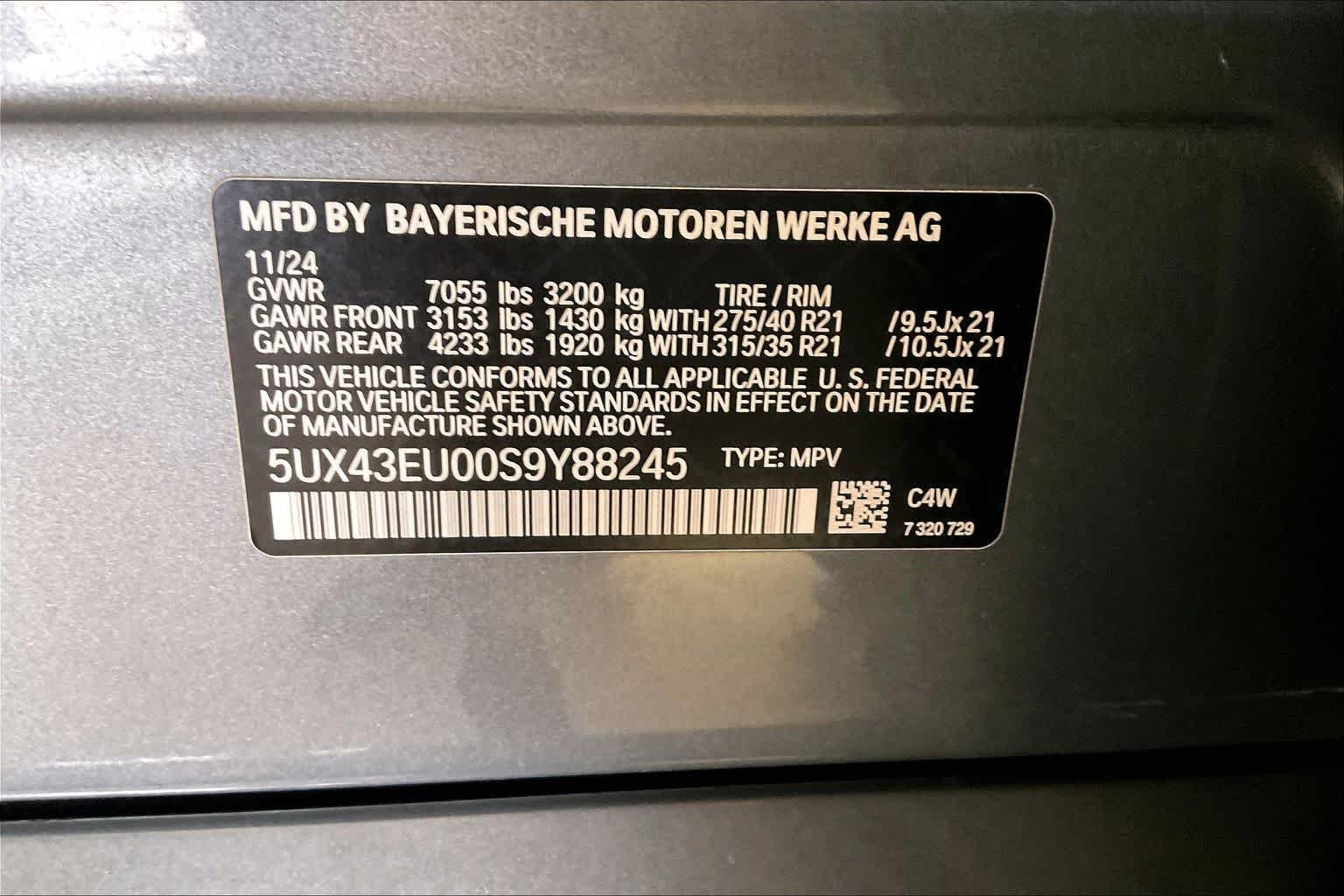 Used 2025 Skyscraper Grey Metallic BMW xDrive50e image 32