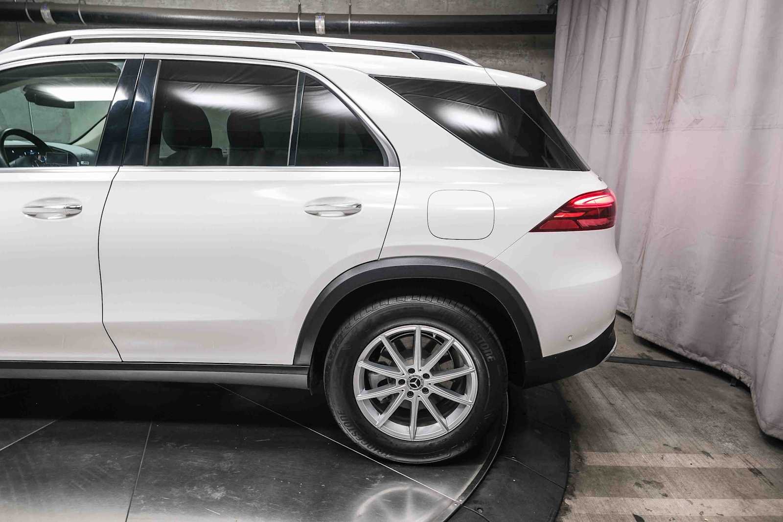 Certified Used 2024 Polar White Mercedes-Benz GLE 450e Plug-In Hybrid image 8
