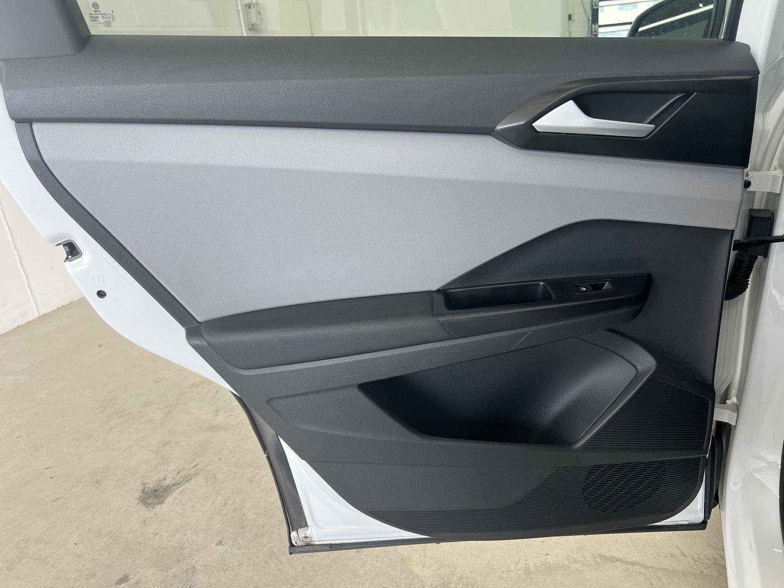 2023 Volkswagen Taos SE - Photo 25