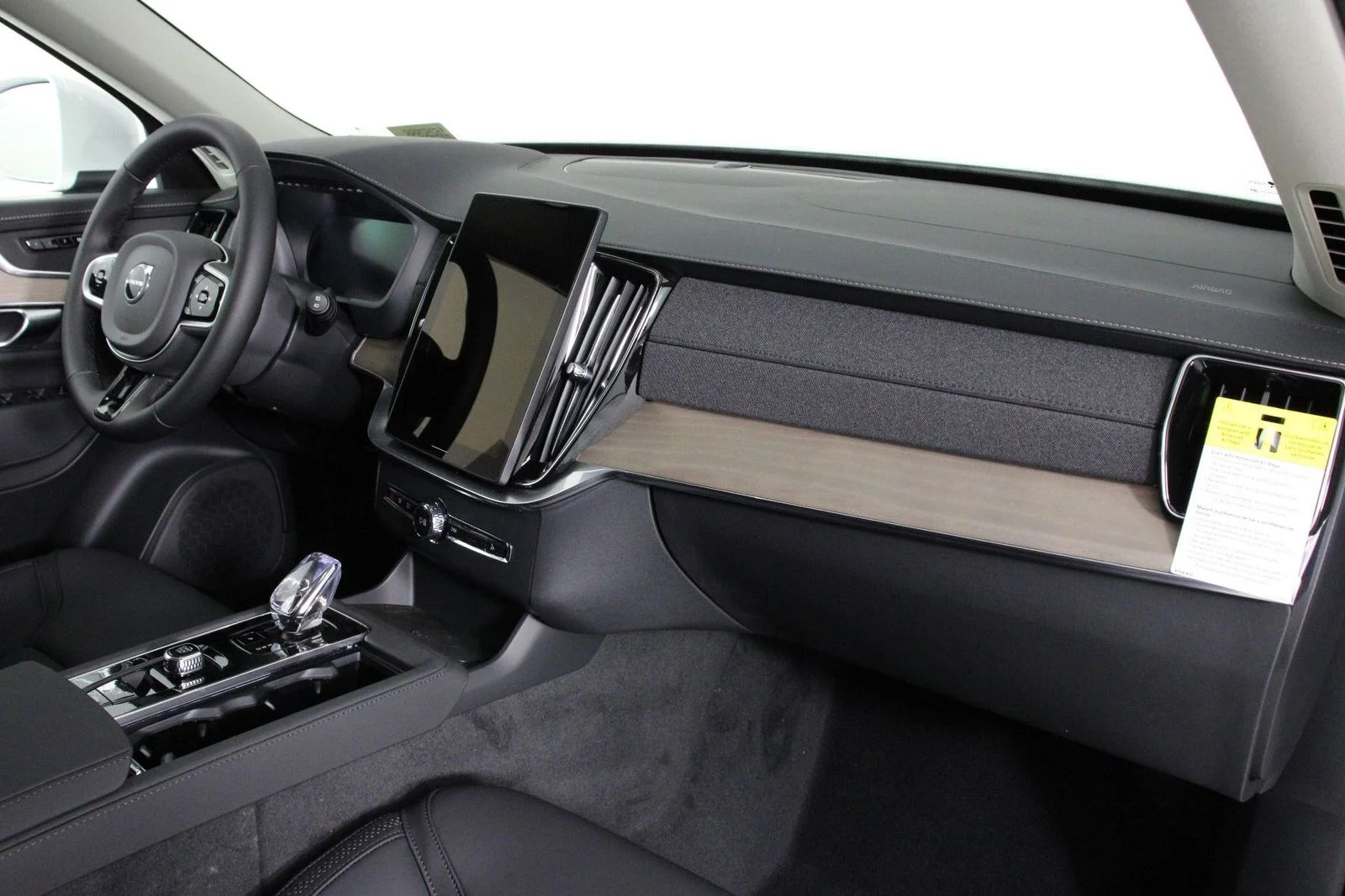 New 2025 White Volvo B6 Plus 7-Seater image 9