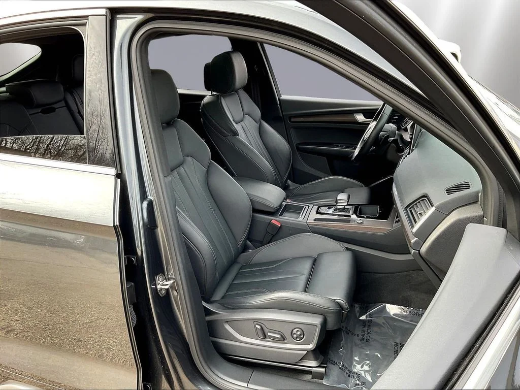 Used 2022 Daytona Gray Pearl Effect Audi 45 S line Premium image 29