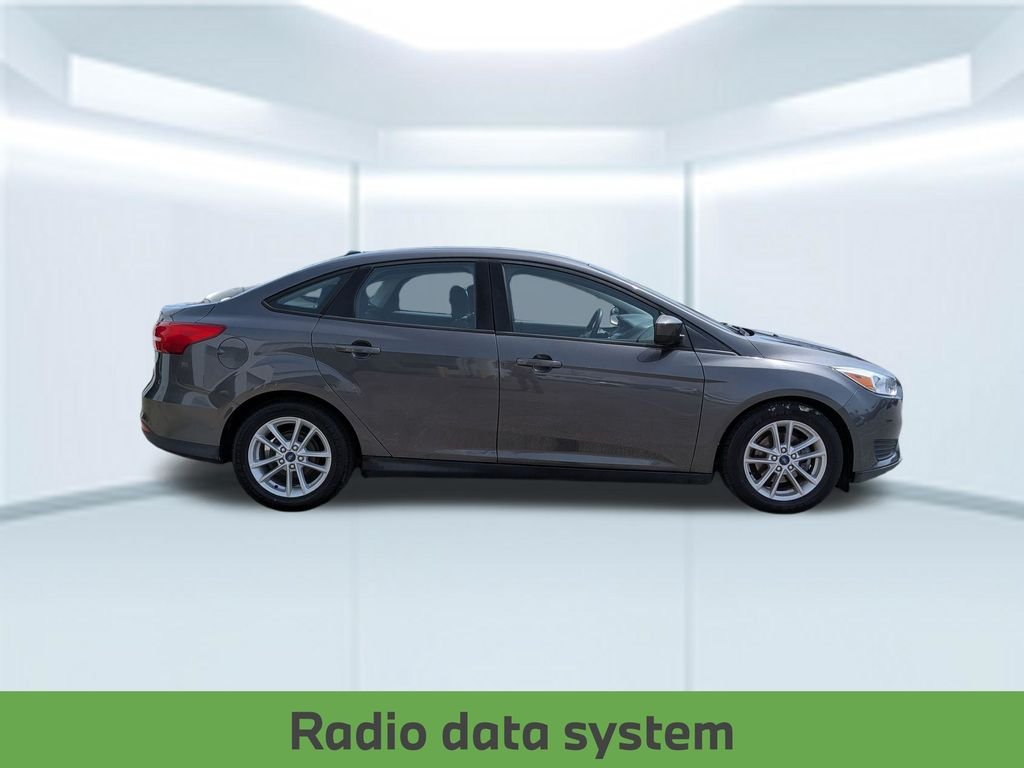 Used 2018 Gray Ford SE image 8