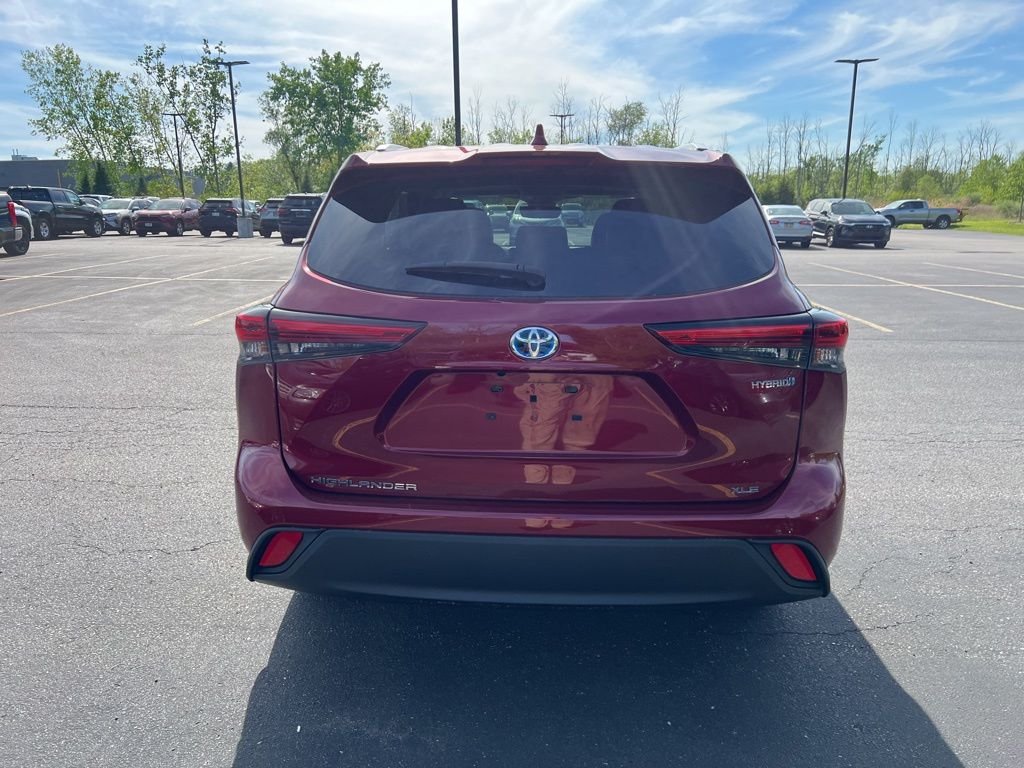 Used 2022 Red Toyota XLE image 4