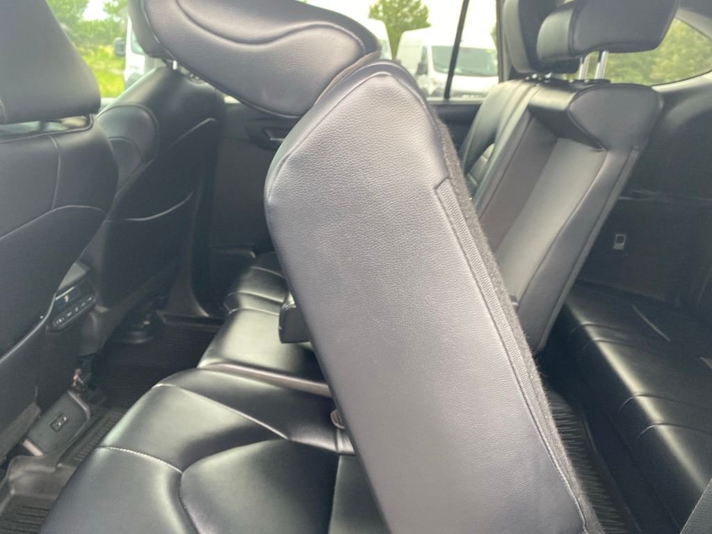Used 2022 Black Toyota XLE image 31