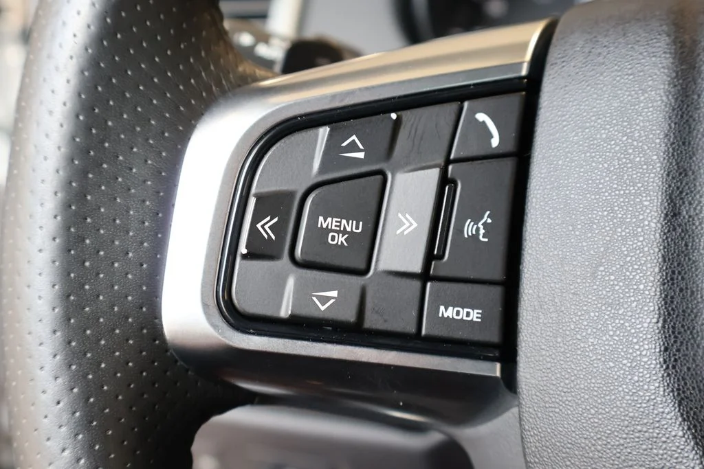 Used 2017 Indus Silver Metallic Land Rover HSE image 19