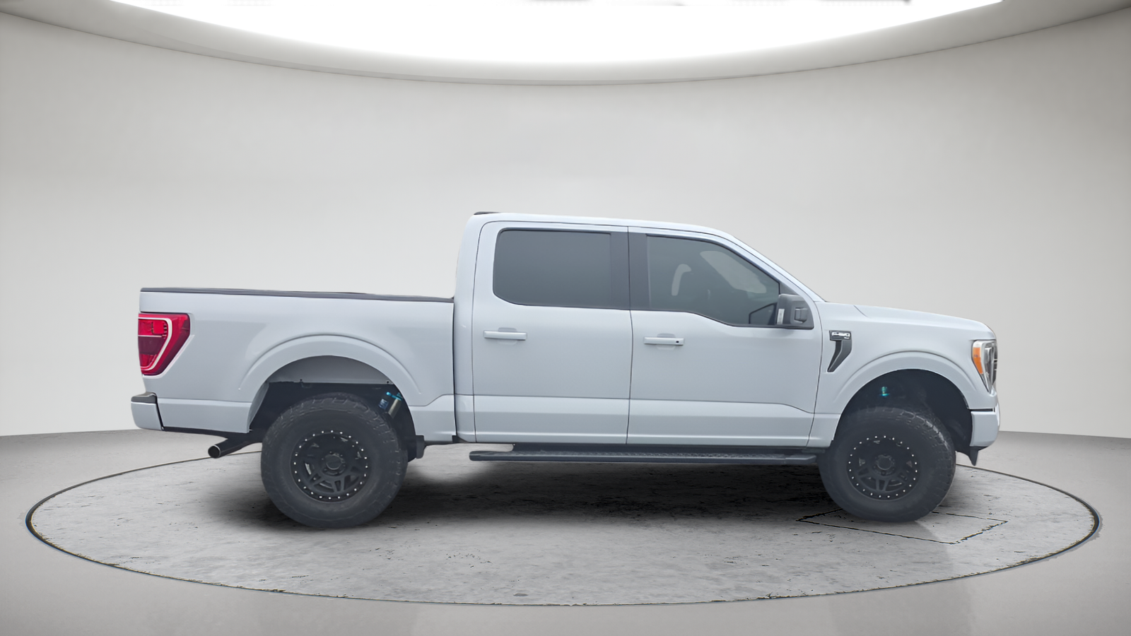 Used 2021 Space White Metallic Ford XLT image 5
