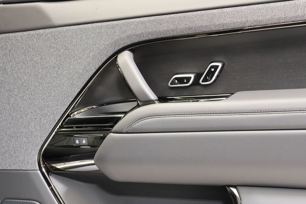 New 2026 Carpathian Grey Land Rover Dynamic SE image 37