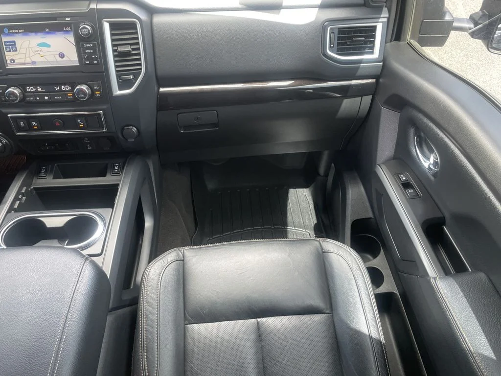 Used 2018 Magnetic Black Nissan SL image 11