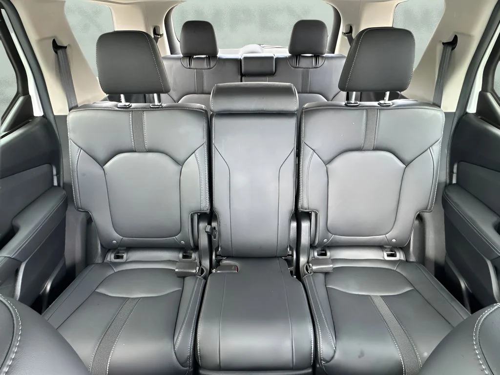 Used 2025  Honda Touring image 13