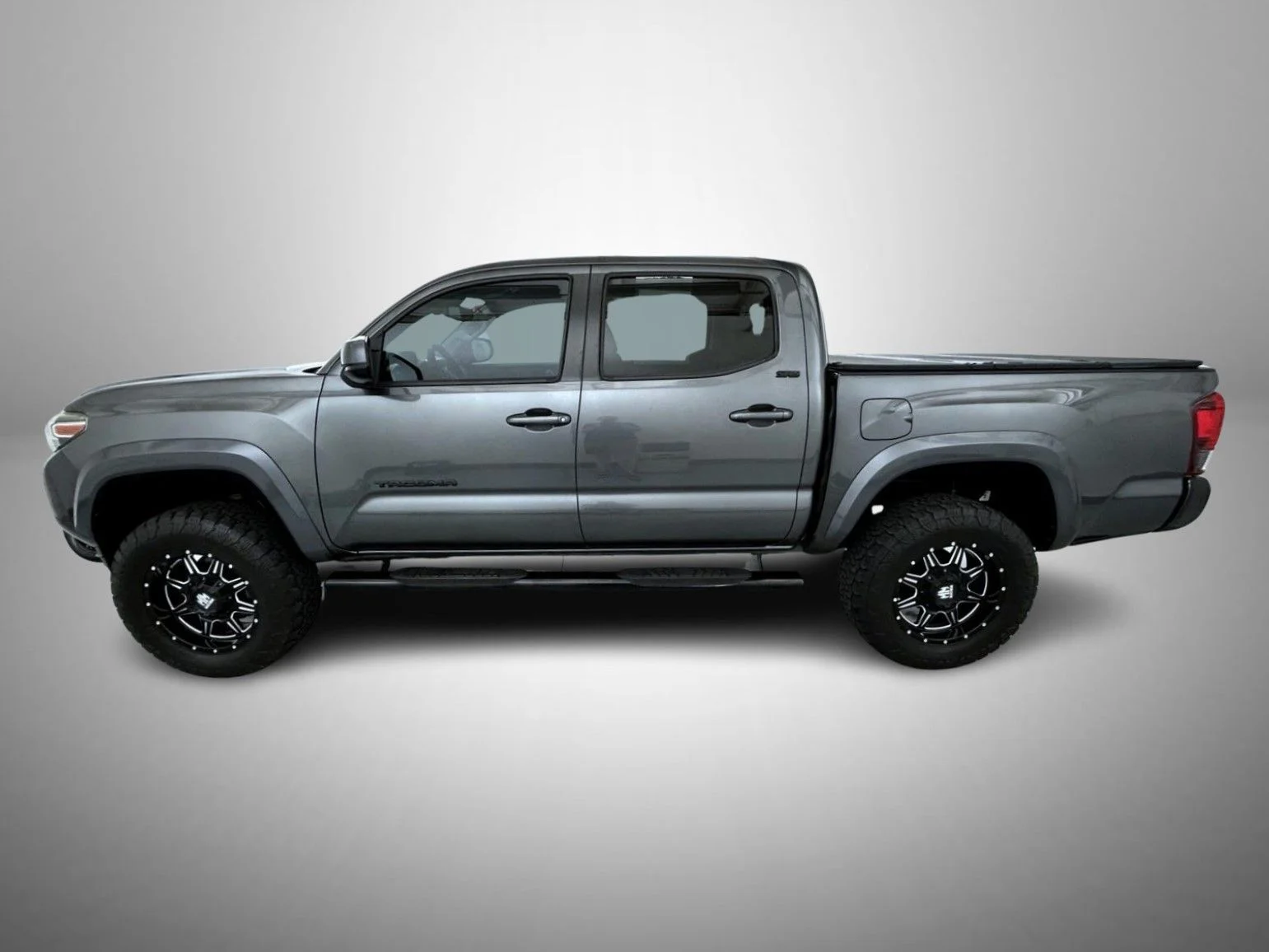 Used 2019 Gray Toyota SR5 image 8
