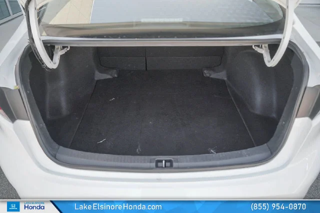 Used 2025 Ice Toyota LE image 28
