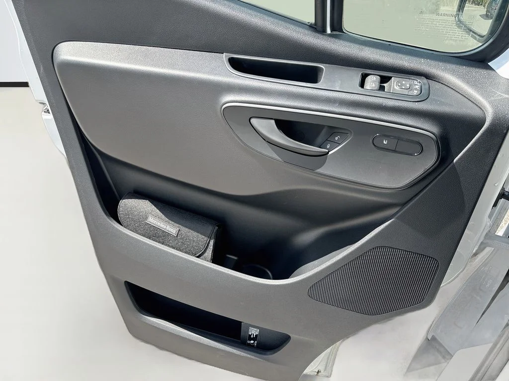 New 2025  Mercedes-Benz Cargo 144 WB image 30