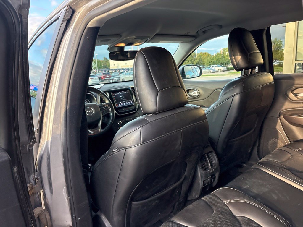 Used 2019 Billet Silver Metallic Clearcoat Jeep Limited image 37