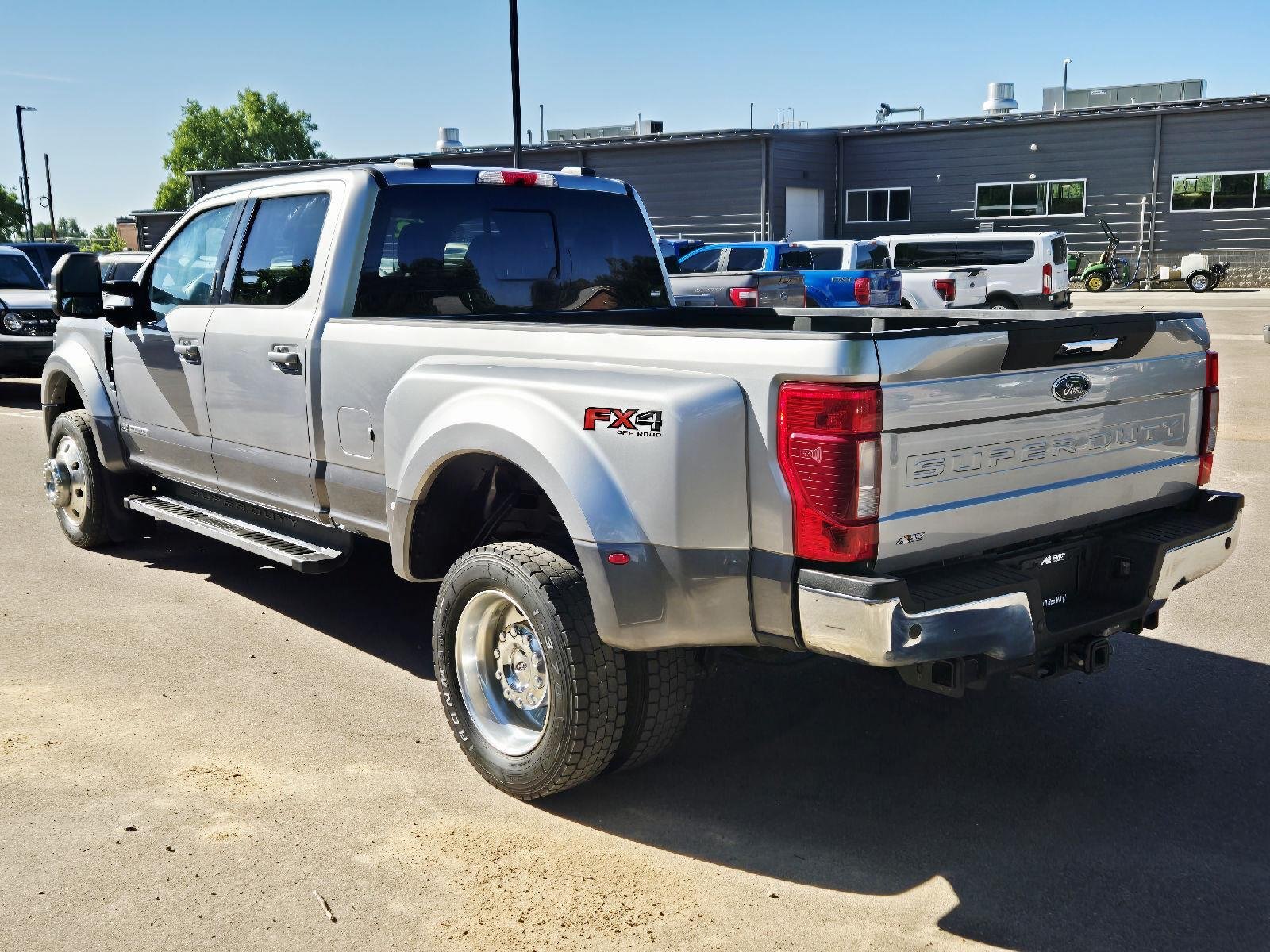 Used 2022 Iconic Silver/Carbonized Gray Ford Lariat image 5