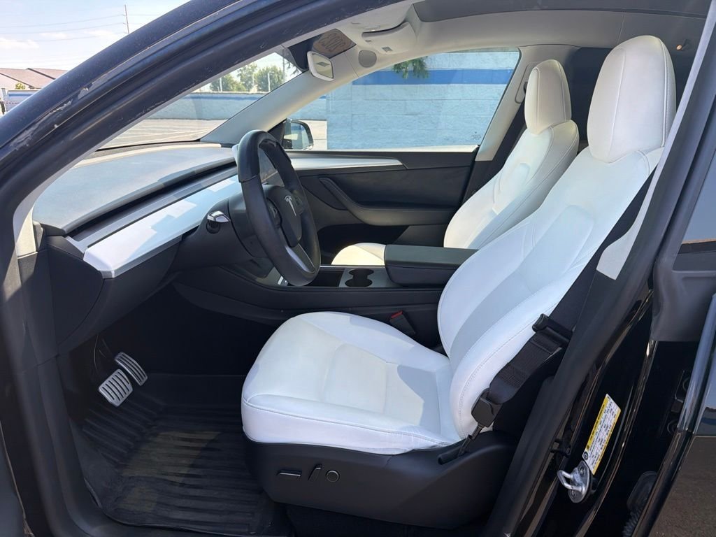 Used 2023  Tesla Performance image 16