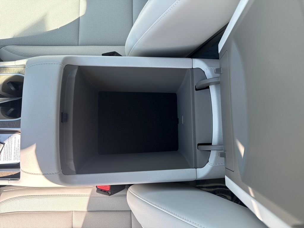 New 2026 Silver Hyundai SEL Premium image 25