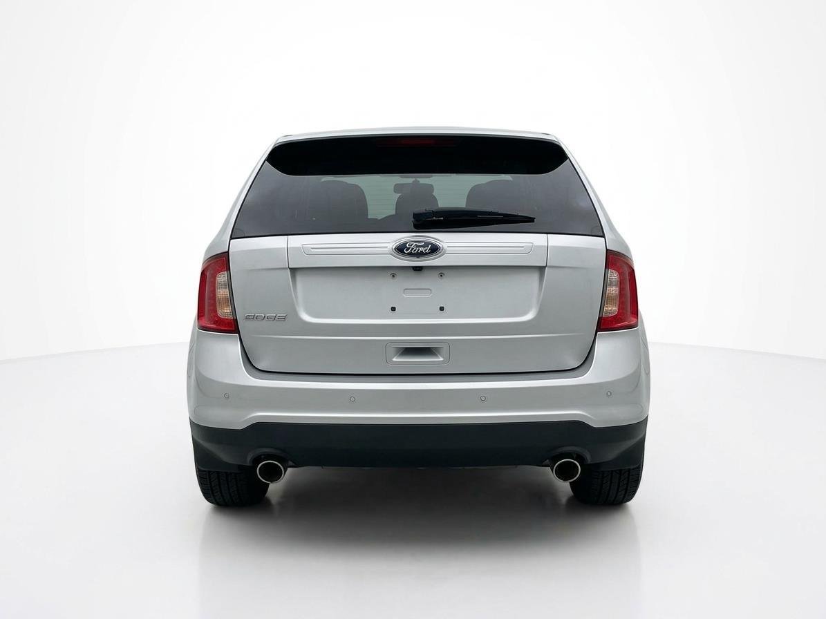 Used 2013 Ingot Silver Metallic Ford SE image 8