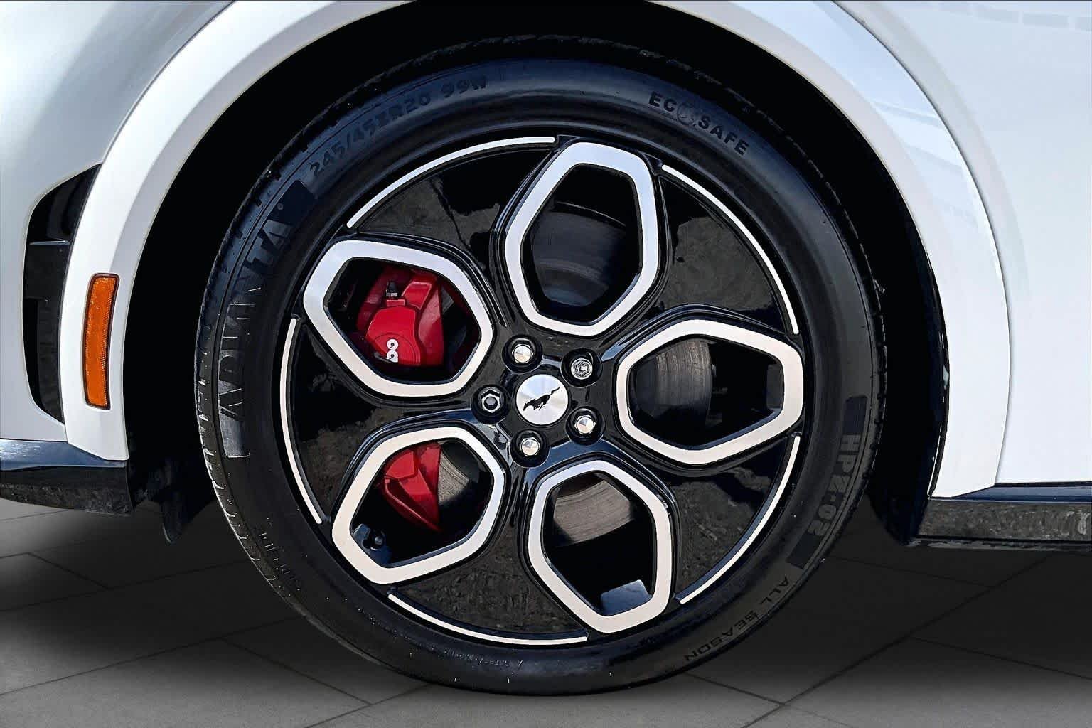 Used 2023 Star White Metallic Tri-Coat Ford GT image 10