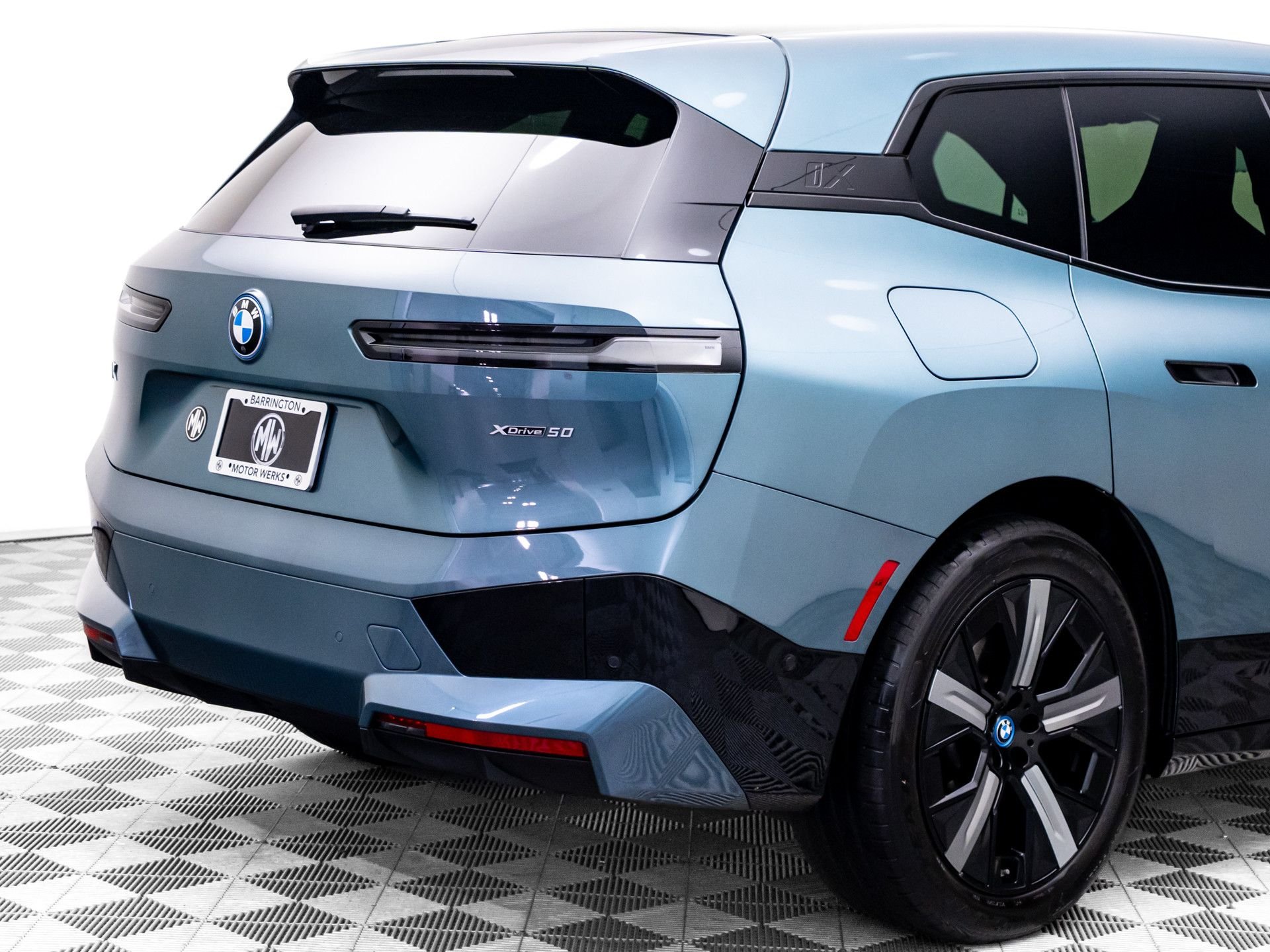 Used 2024 Blue BMW xDrive50 image 37
