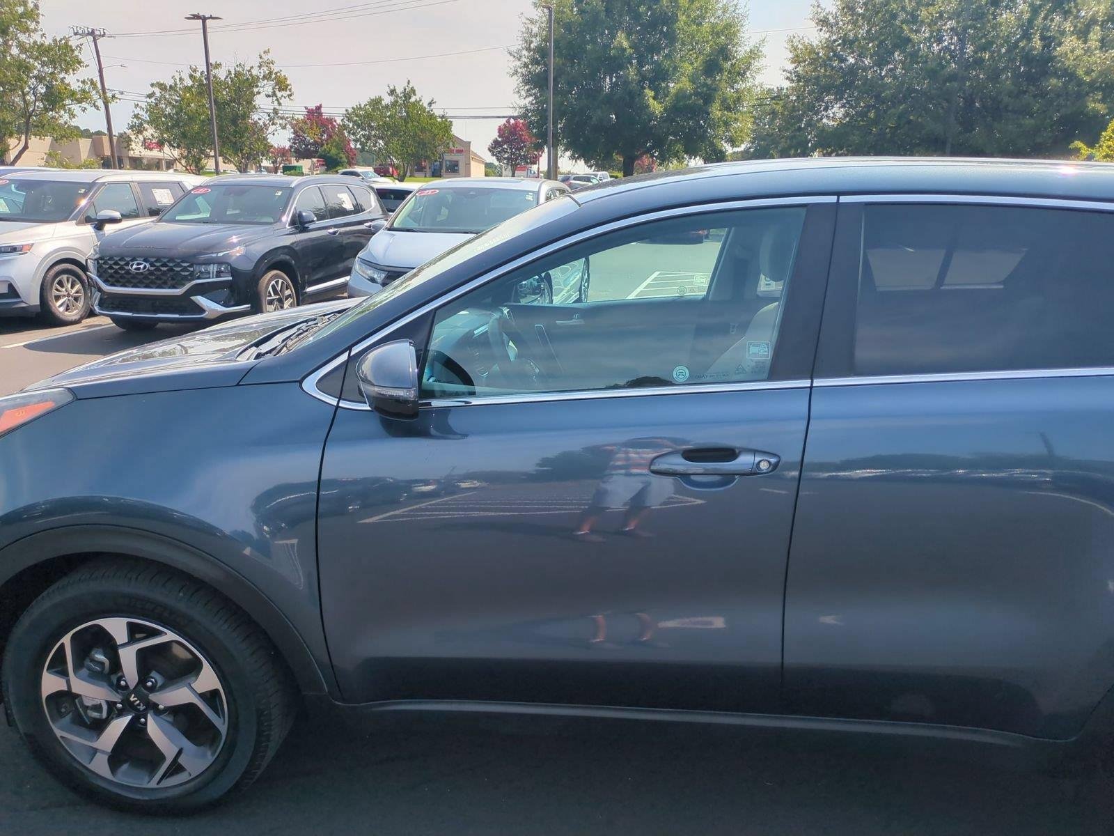 Used 2020 Pacific Blue Kia LX image 15