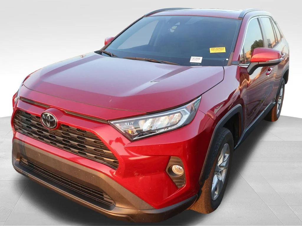 Used 2021 Red Toyota XLE image 3