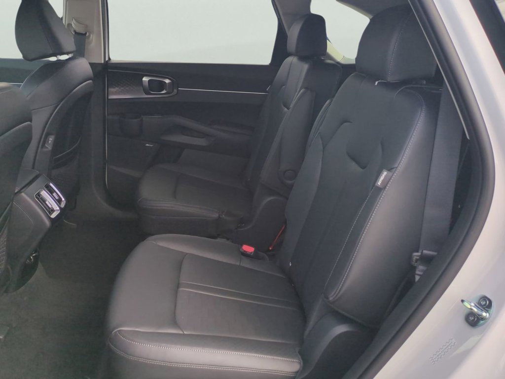 2026 Kia Sorento EX - Photo 17