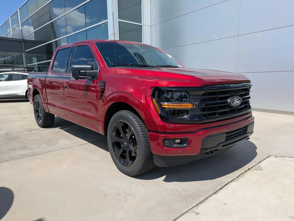 New 2026 Ruby Red Metallic Tinted Clearcoat Ford XLT image 2
